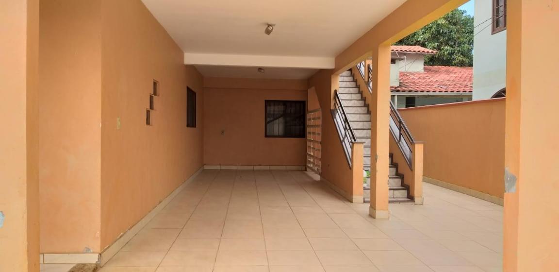 Casa 02 Dorm Na Rua Salmao Villa Бомбиняс Екстериор снимка